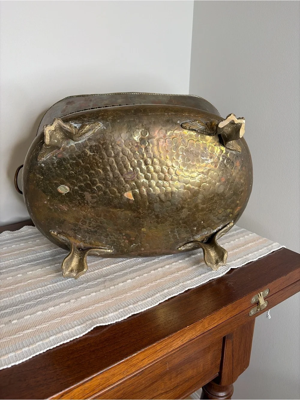 Hammered Embossed Brass Clawfoot Planter Jardinière Ornate Centerpiece 1800s